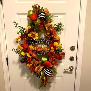 Sale on all fall wreaths!!!